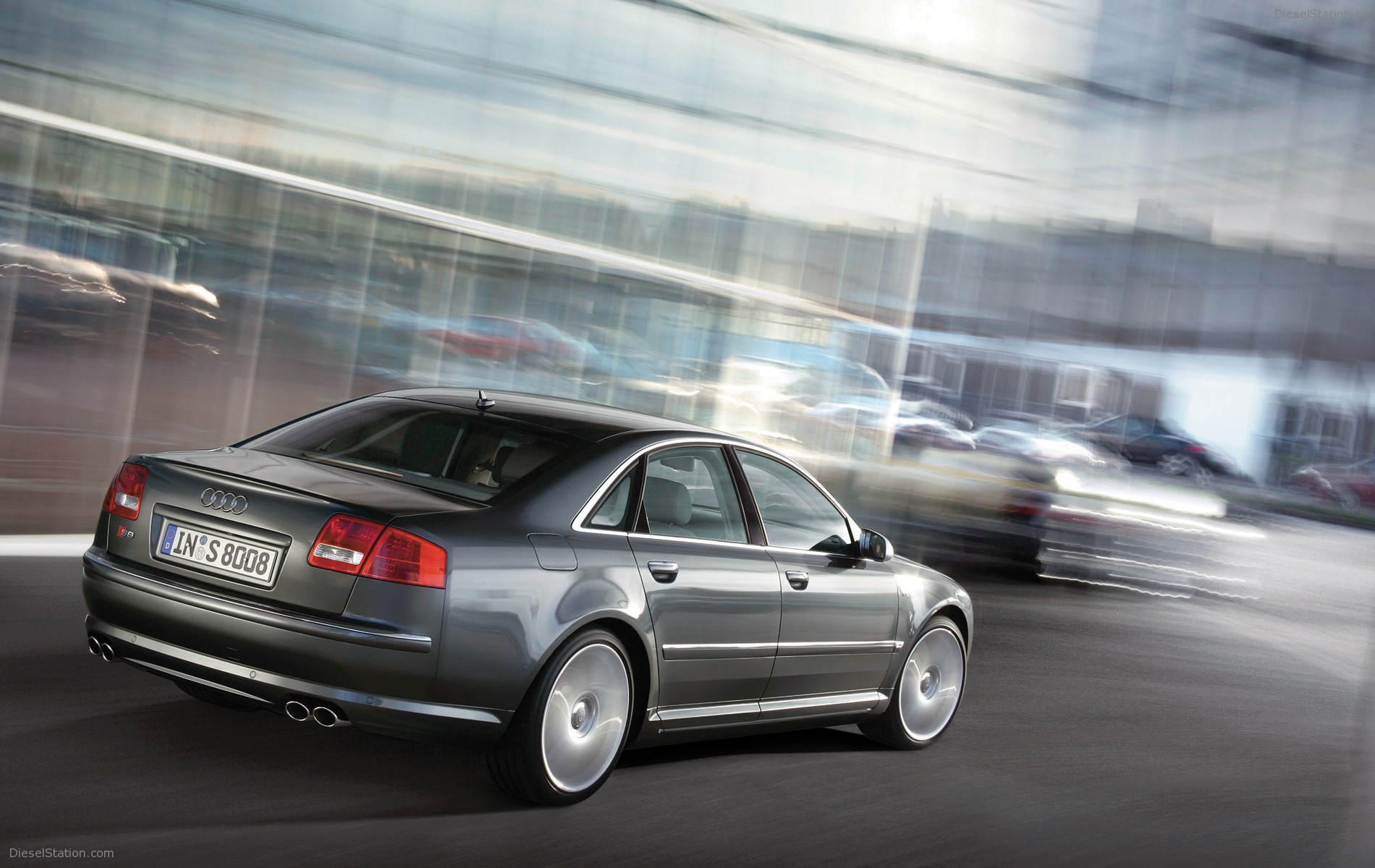 Audi S8 (2005)